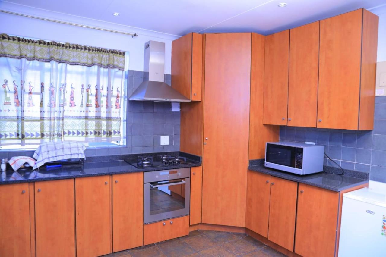 Union Guesthouse Претория Экстерьер фото